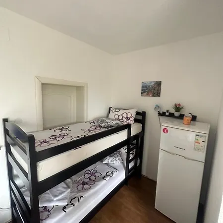 Frau Trena Apartment